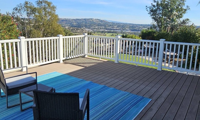 Tierrasanta House | Family Retreat with Kitchen & Hot Tub Near Zoo and Balboa Park