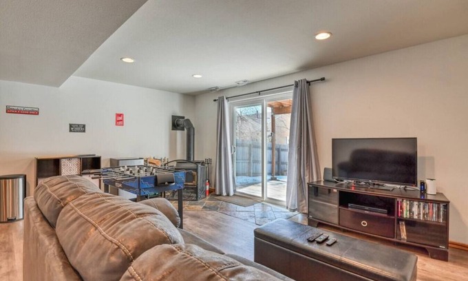 Gleneagle House | Ideal Family Retreat Near AirForce Academy with Mountain Views