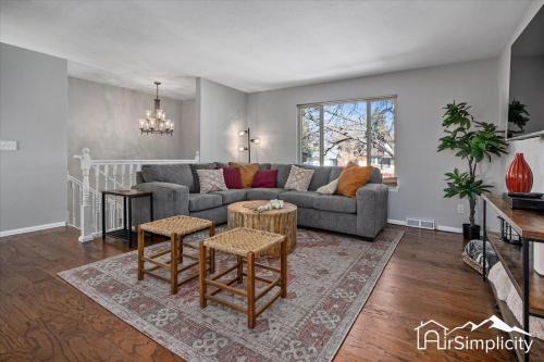 Northwest Arvada House | Comfortable Family Retreat with Backyard and Fast Wifi