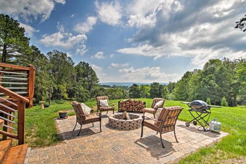 Berryville House | Family Retreat with Deck Near Appalachian Trail Awaits!