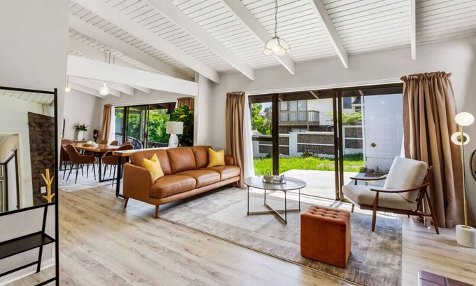 Birkenhead House | Family-Friendly Retreat with Wi-Fi, Parking & Garden Access