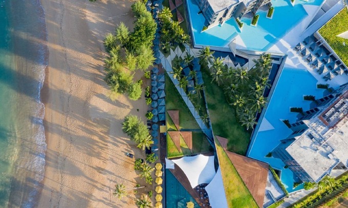 Khuekkhak Resort | Family Room with Pool View for 2 Adults & 2 Kids