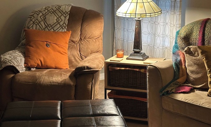 West Richland House | Comfortable Family Suites with Executive Amenities & Pet-Friendly