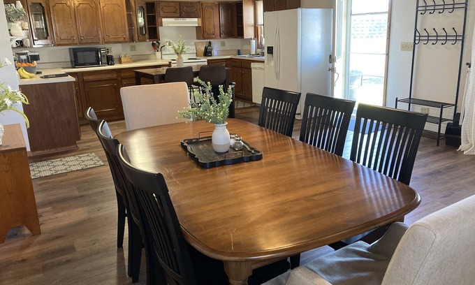 Kirksville Apartment | Pet-Friendly Family Condo with Deck and Convenient Laundry