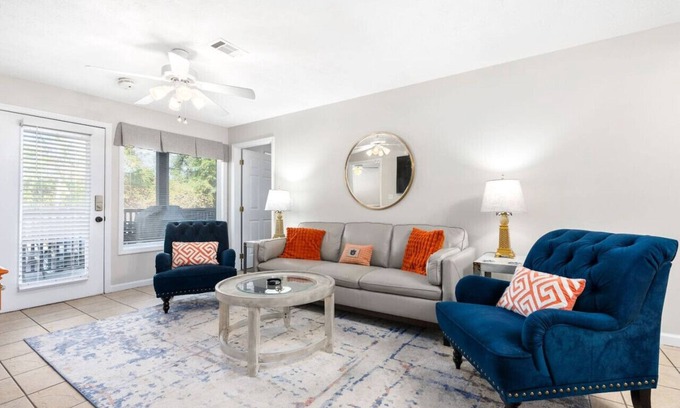 Auburn Apartment | Ideal Family Retreat Minutes from Downtown, Sleeps 10