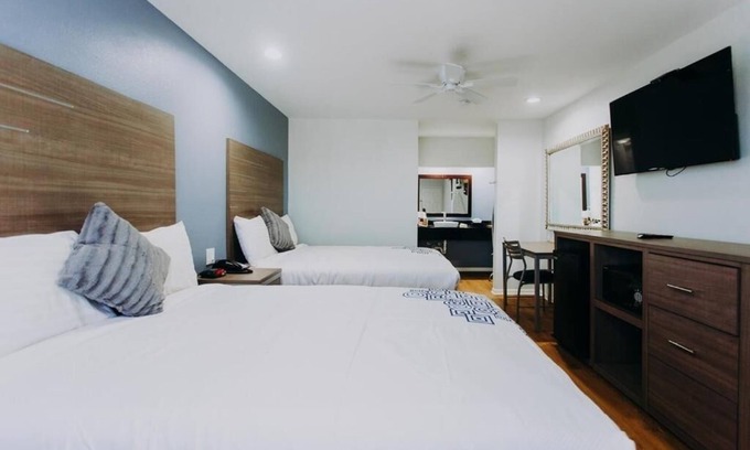 Clear Lake Shores Hotel | Family-Friendly Getaway with Marina Views | Relax on the Deck