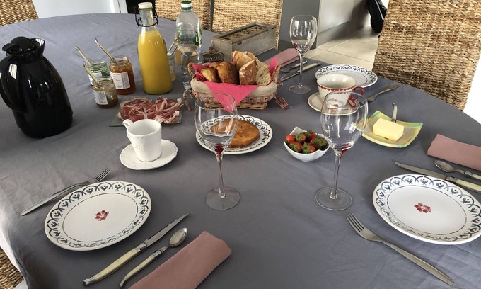 Chateauneuf-les-Bains House | Family Suite Retreat in Auvergne with Pool & Spa Amenities