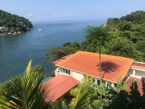 Boca de Tomatlan Apartment | Family-Friendly Oceanfront Stay Near Downtown Puerto Vallarta