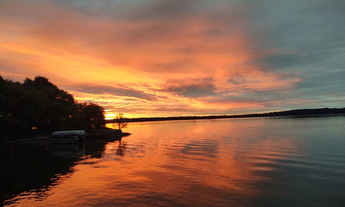 Brier Hill Cabin | Family-Friendly Getaway at Black Lake with Private Beach