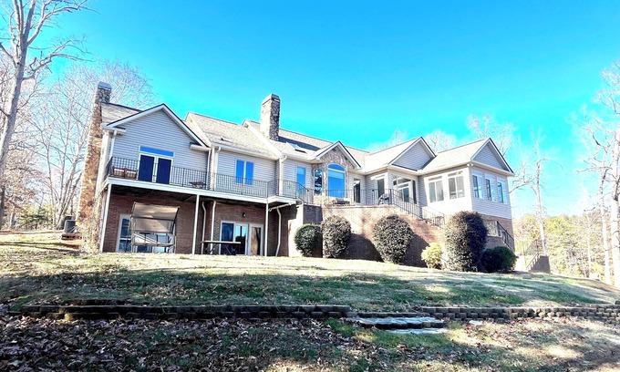 West Union House | Ideal Family Retreat on Lake Keowee with Dock & Hot Tub