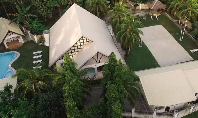 Looc Villa | Family Villa with Pool on Panglao Island, Near Beach & Dive Sites