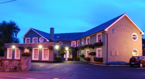 Kilkenny House | Eco-Friendly Fanad House with Hot Tub & Breakfast Included