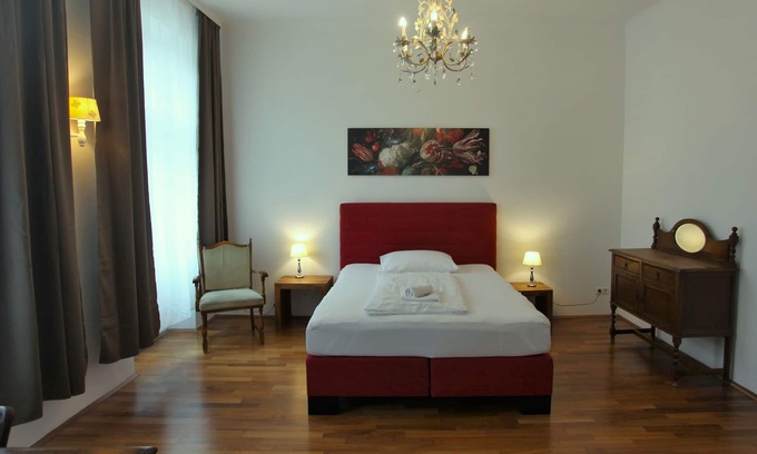 Brigittenau Apartment | Elegant Apartment with Spa and Hot Tub by Augarten