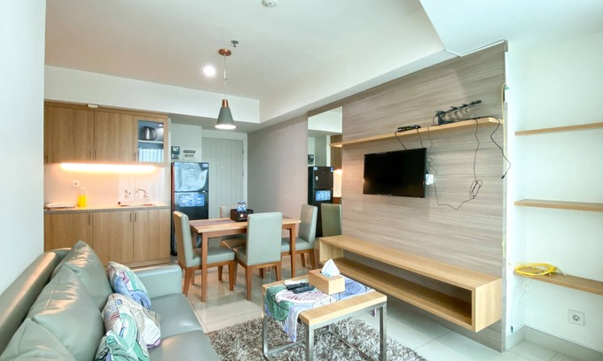 Bekasi Barat Apartment | Stylish 3Br Apartment at Grand Kamala Lagoon with Kitchen