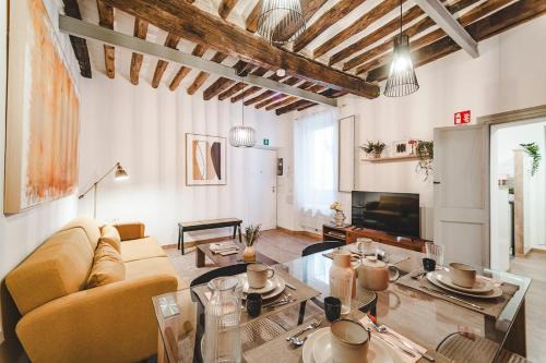 Monti Apartment | Fancy Colosseum - Best location