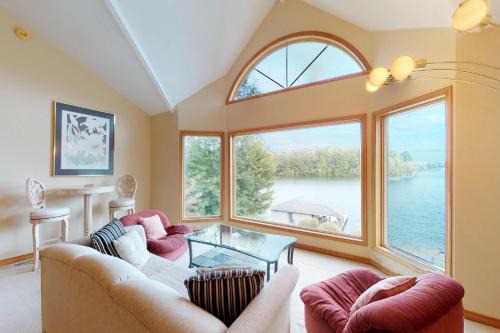 Livingston House | Indulge at Fancy Free with Ocean Views and Private Beach