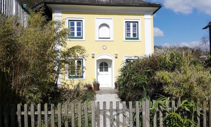 Gmunden Villa | Elegant Oceanfront Retreat: Former Tavern with 9.1 Rating