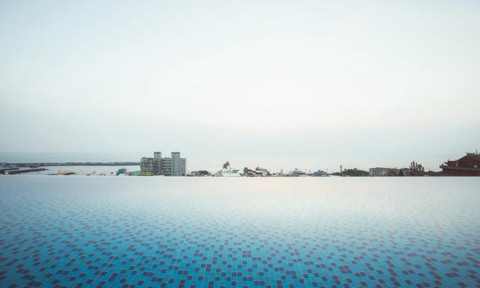 Fangliao Hotel | FangLiao Hotel: Exceptional Stay with Pool & Family-Friendly Vibe