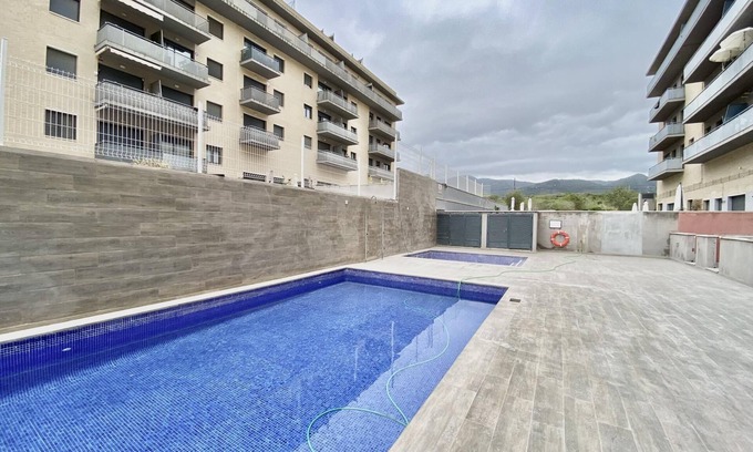 Sant Carles de la Rapita Apartment | Delightful Stay in Sant Carles de la Ràpita with Pool & Spa