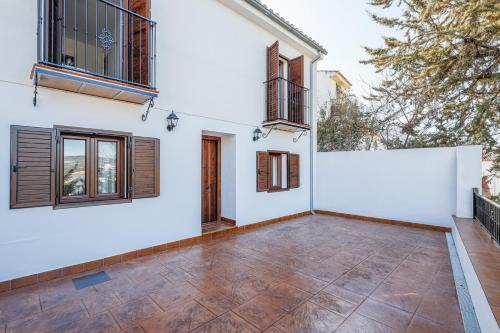 Montefrio Ski Chalet | Relaxing 3 BR Home with Reviews of 9.6/10 - Perfect for Families