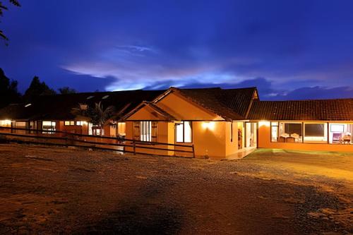 Choconta House | Relax at Hacienda Represa del Sisga: Pet-Friendly Retreat