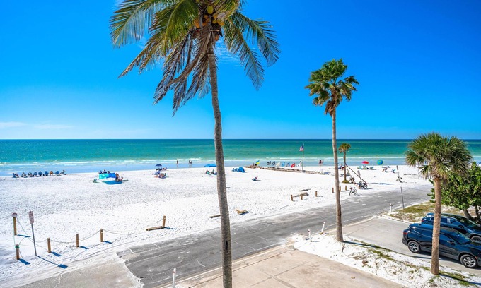Siesta Key Village House | Beachside Escape: Fanta-Sea on the Beach with Ocean Views