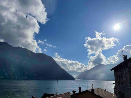 Colonno House | Discover FANTASTI-Casa al Lago: Family-Friendly Retreat