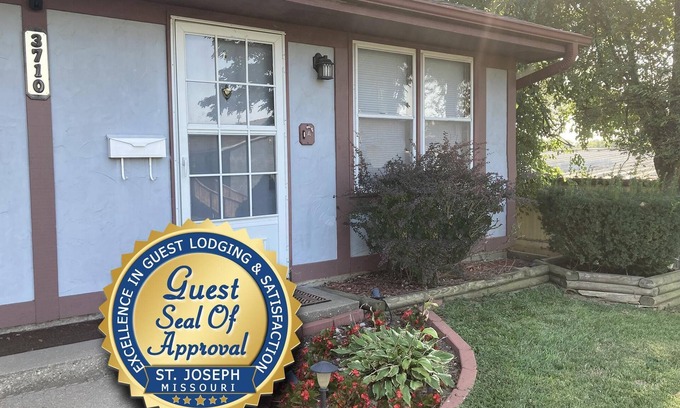 St. Joseph House | Ideal 1-Bedroom Retreat with Kitchen & Breakfast Included!