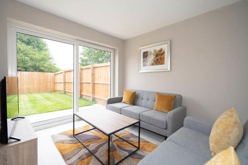 Smethwick House | Cozy 3BR House in Birmingham with Family-Friendly Garden
