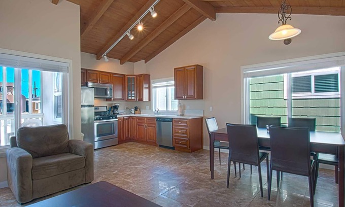West Newport Condo | Cozy Newly-Remodeled Unit Steps from the Beach with Ocean View