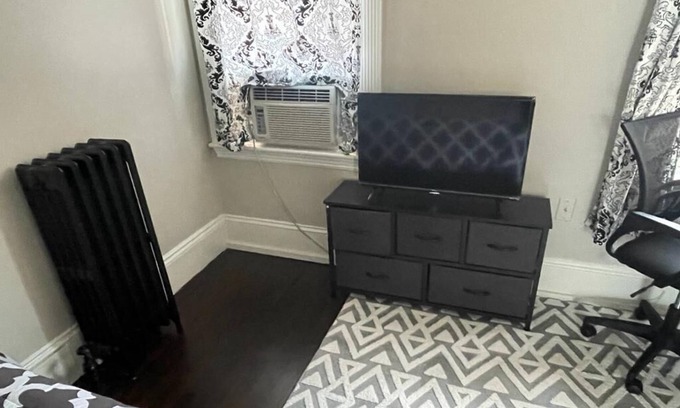 Dorchester Apartment | Comfortable 3-Bed Apartment Near Subway in Boston