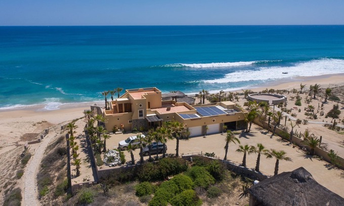 Vinorama House | Outstanding Beachfront Retreat with Pool and Ocean Views