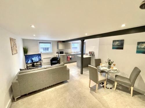 Bishop's Stortford Apartment | Ideal 2-Bed Retreat Near Stansted Airport with Breakfast