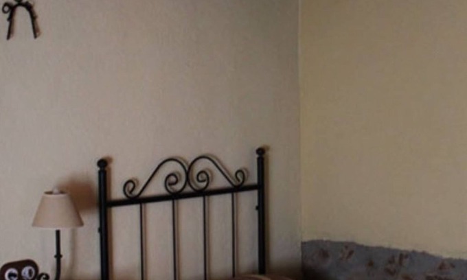 La Cardenchosa Cottage | Inviting Country House Doña Paula with Pool and Pet-Friendly