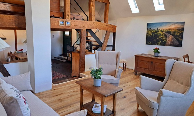 Antweiler Apartment | Enchanting Loft Retreat with Ocean View and Idyllic Garden