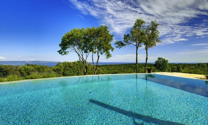 Peruski House | Delightful Finca with Private Infinity Pool & Ocean View