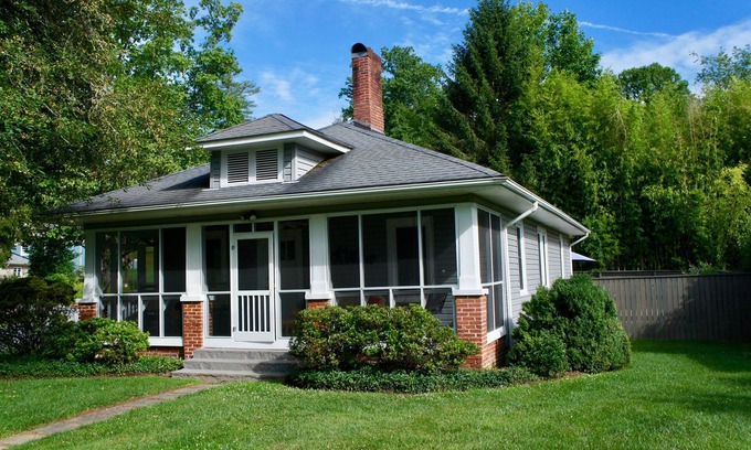 Brevard Cottage | Prime Downtown Brevard Location with Pool & Pet-Friendly Stays