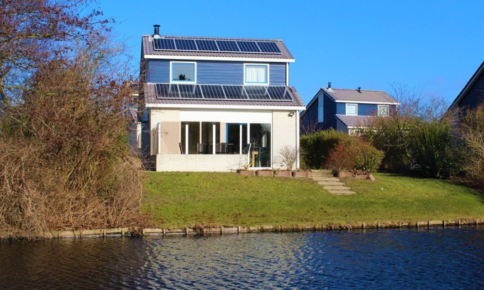 De Koog House | Prime Lakefront Retreat at Beach Park Texel, House 158