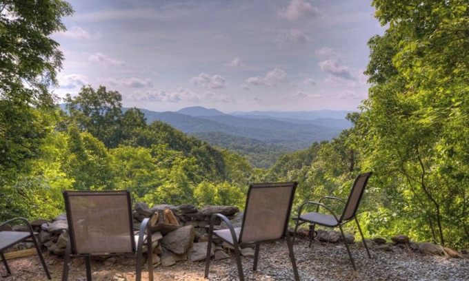 Unaka Cabin | Unforgettable Mountain Views & Family-Friendly Amenities