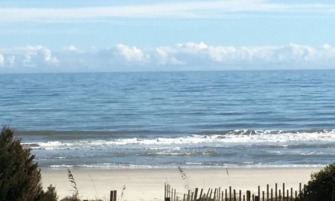 Litchfield by the Sea Condo | Memorable Oceanfront Condo with Pool and Spa for Families