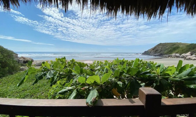 Zihuatanejo de Azueta House | Beautiful Beachfront House with Private Pool & Ocean Views