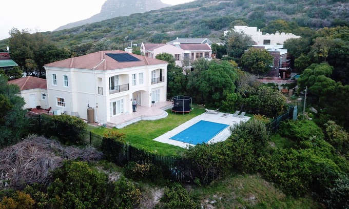 Hout Bay Villa | Charming Retreat in Hout Bay, Cape Town - Pet Friendly Stay!