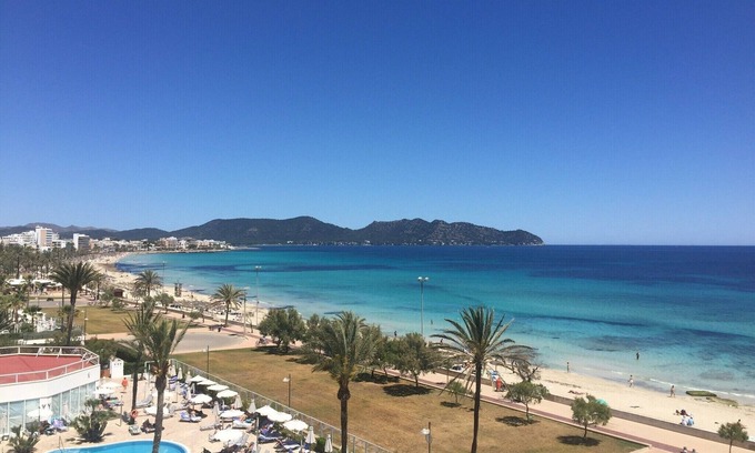 Sant Llorenc des Cardassar Apartment | Seaside Retreat: Fantastic Oceanfront Apartment with Pool