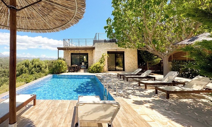 Kamilari Villa | Idyllic Villa with Private Pool and Ocean Views Near Psiloritis
