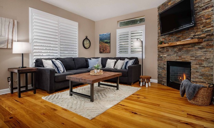 Beaverton House | Inviting Open Floor Plan with Patio, Steps to Intel & Nike