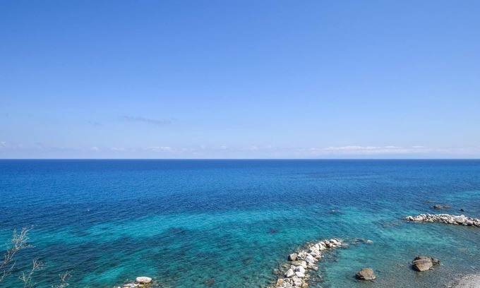 Montepaone Lido Apartment | Enjoy Breathtaking Ocean Views in a Central Location
