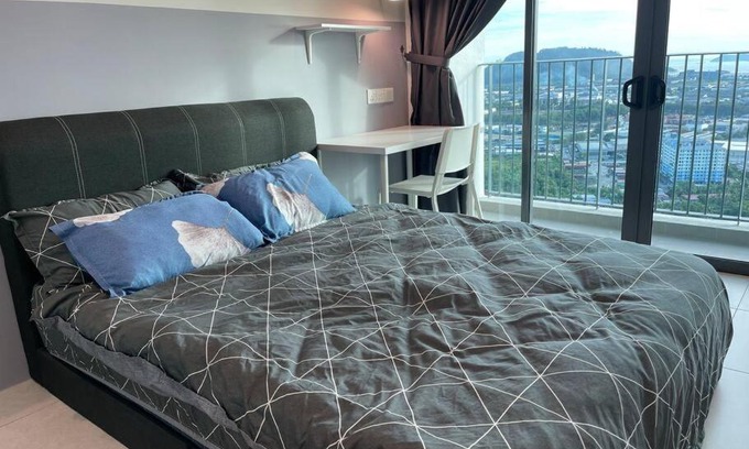 Central Seberang Perai Apartment | Scenic 3BR Condo at Meritus Residensi with Pool Access
