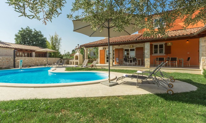 Kastelir-Labinci Villa | Seaside Villa for 12: Spa, Pool & Ocean Views Awaits