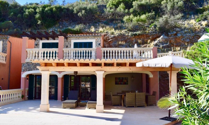 Puerto de Soller House | Beautiful 5-Star Holiday Home with Oceanfront Views