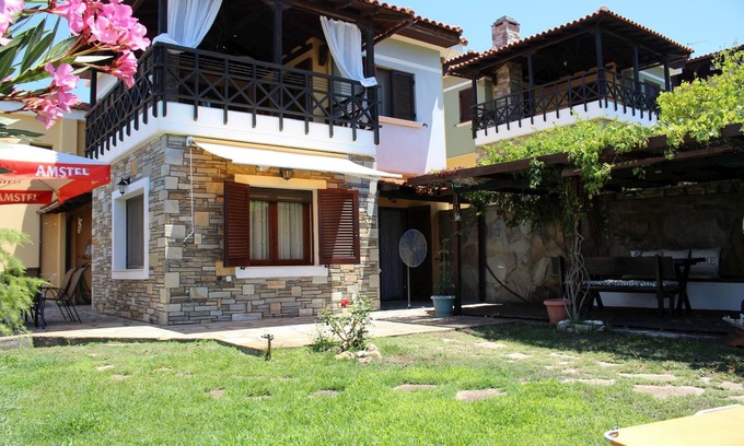 Nikita House | Beachfront Holiday House in Nikiti with Ocean Views & Wifi